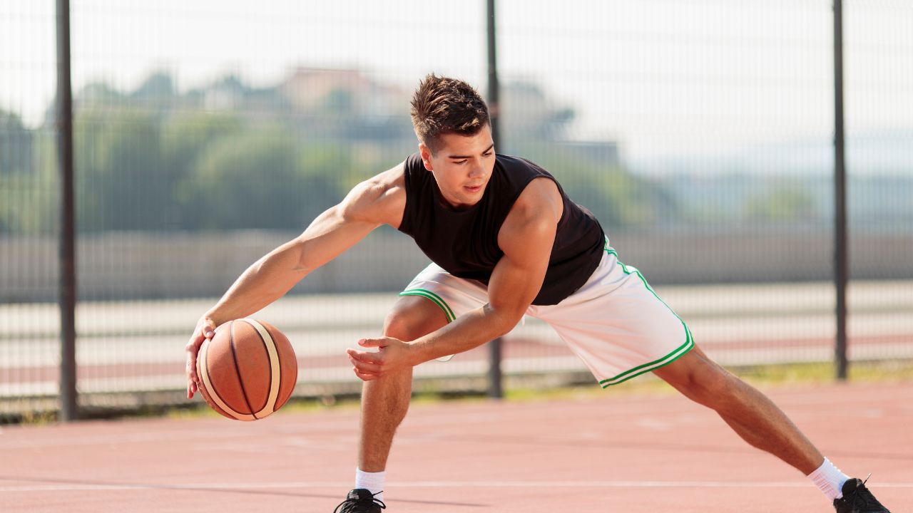 How To Palm A Basketball A Beginners Guide Copo Sports